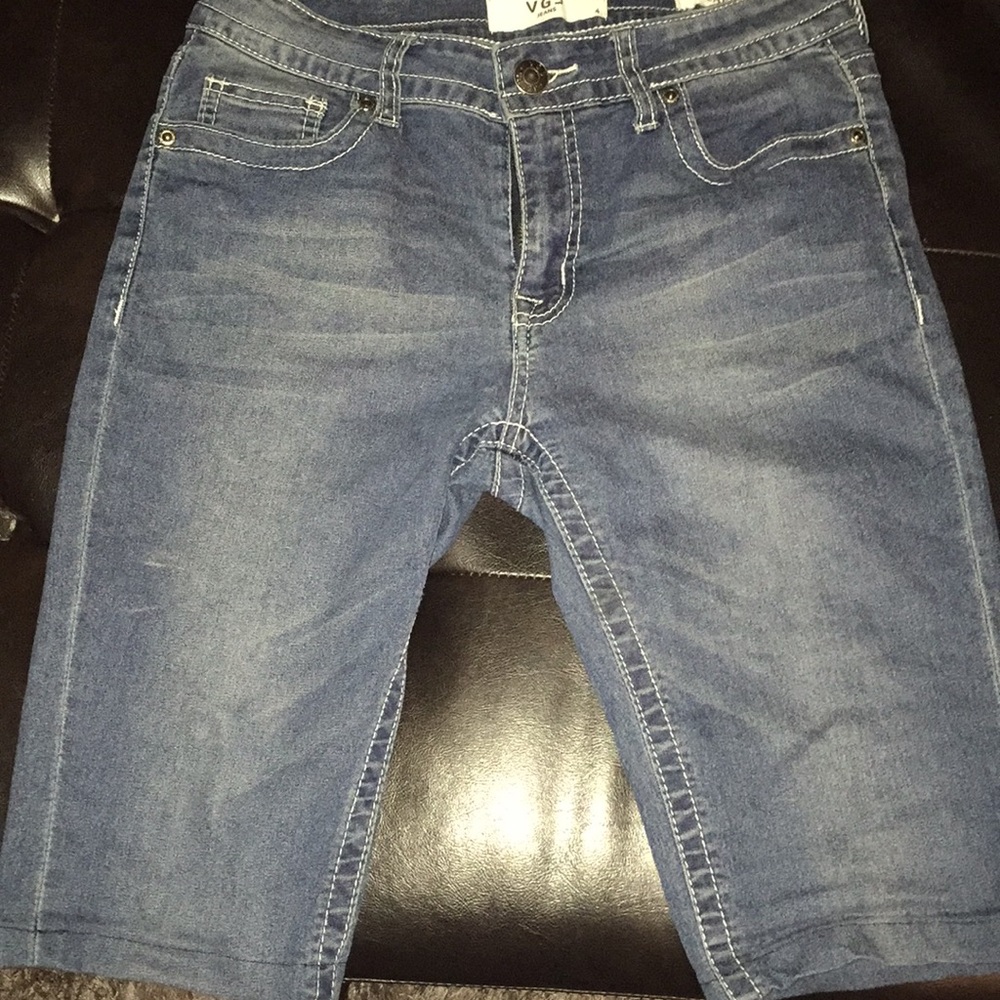 Capris.